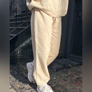 Brandy Melville Rosa Sweatpants